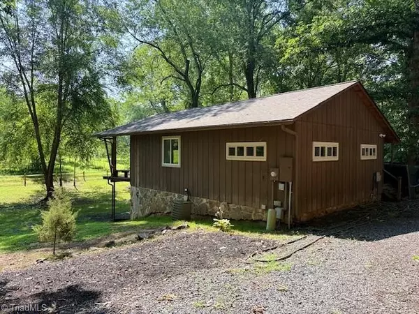 Stoneville, NC 27048,131 Calvary RD