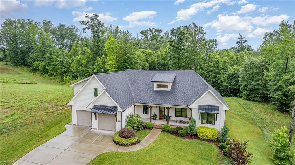2519 Rivers Edge RD, Summerfield, NC 27358