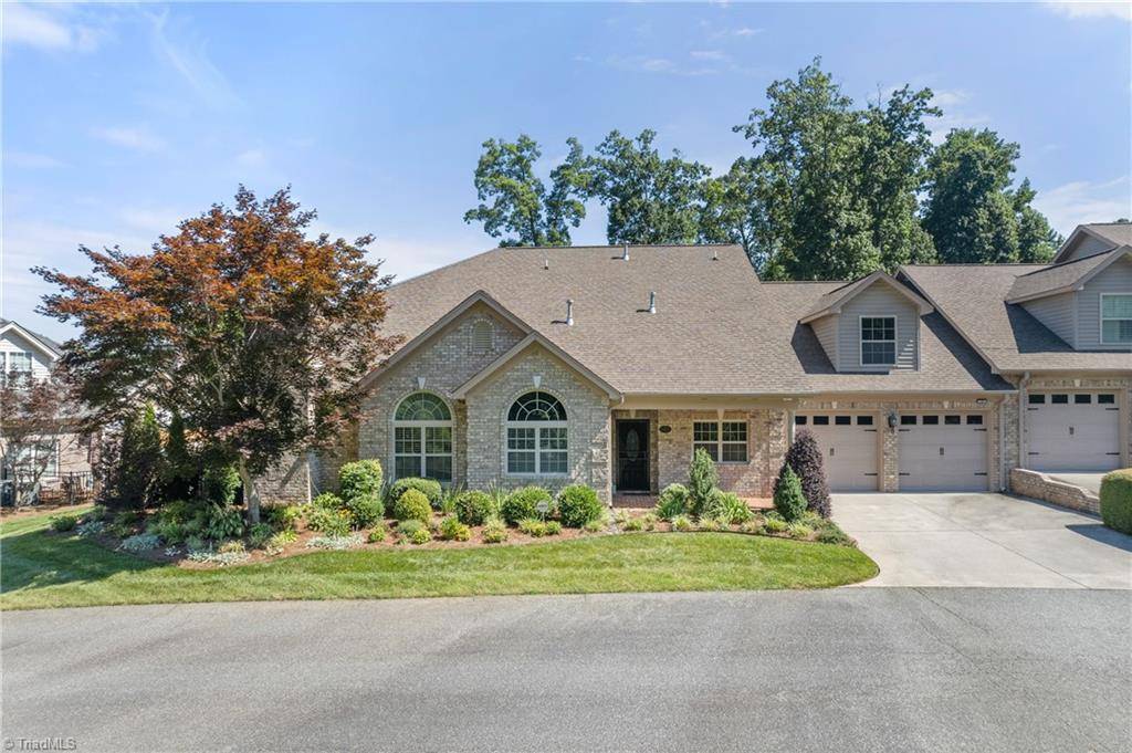 1421 Culloden CT, Kernersville, NC 27284