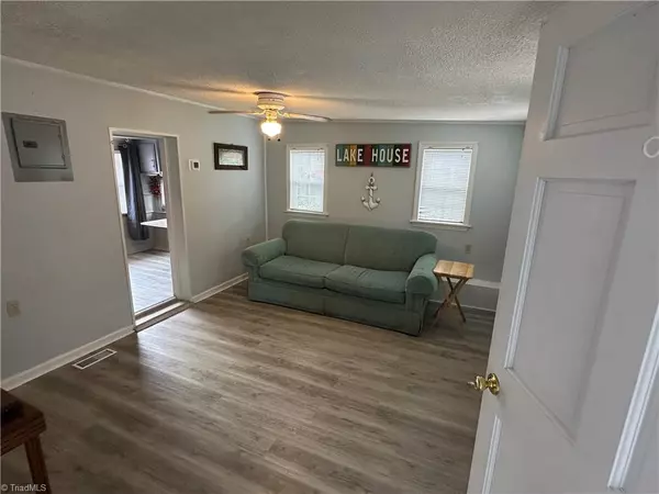 New London, NC 28127,105 Marina LN