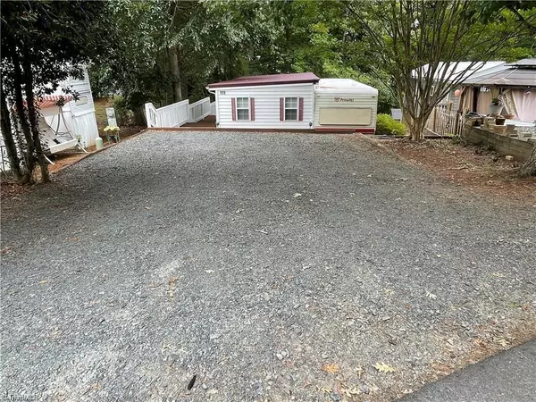 New London, NC 28127,105 Marina LN