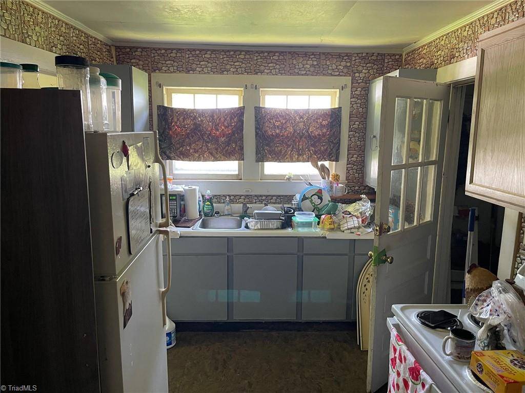 Thomasville, NC 27360,100 Carr ST