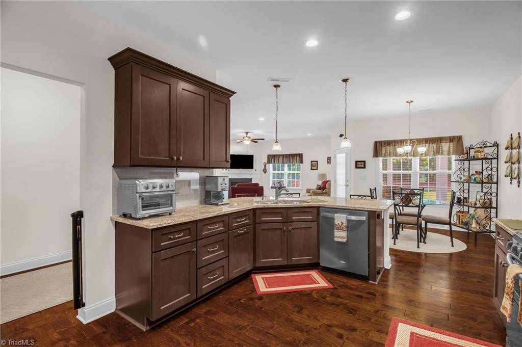 Clemmons, NC 27012,586 Dorchester ST