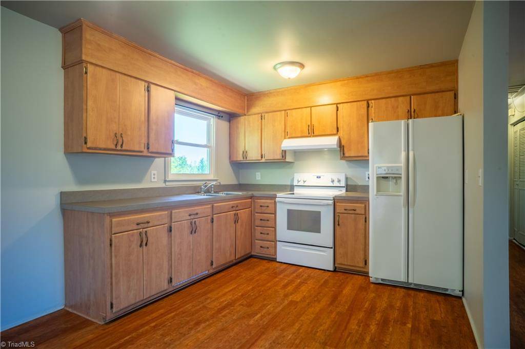 High Point, NC 27260,3228 W Loftyview CT