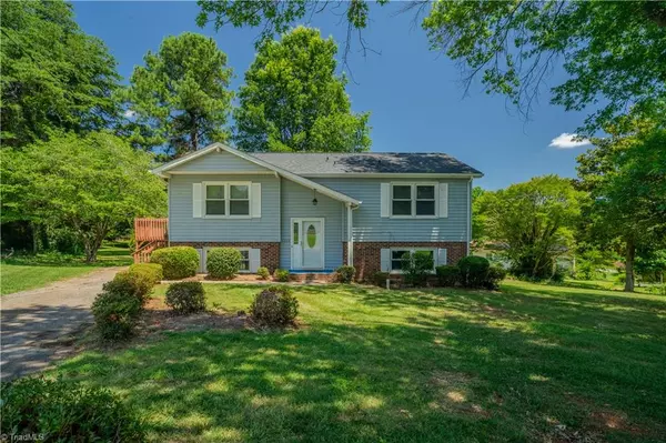 High Point, NC 27260,3228 W Loftyview CT
