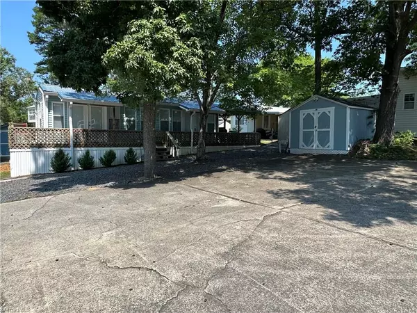 New London, NC 28127,104 Pine ST