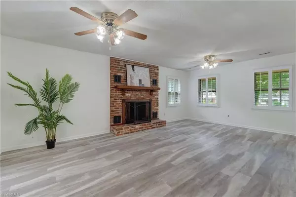 Kernersville, NC 27284,485 Uppergate LN