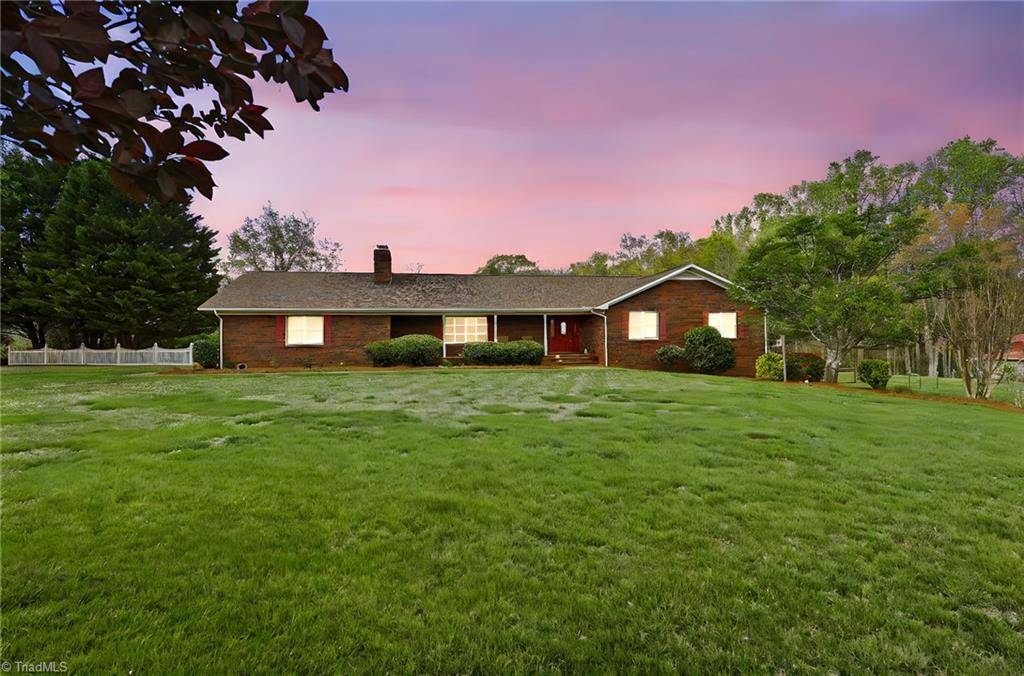 173 Chestnut Grove RD, Statesville, NC 28625