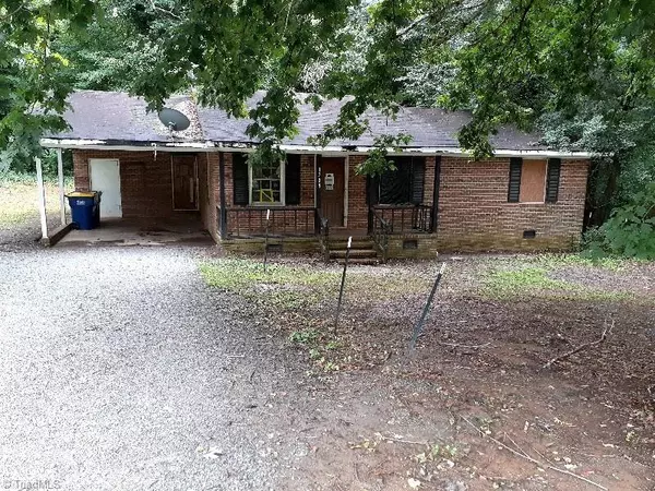 1707 Chatham AVE, Siler City, NC 27344