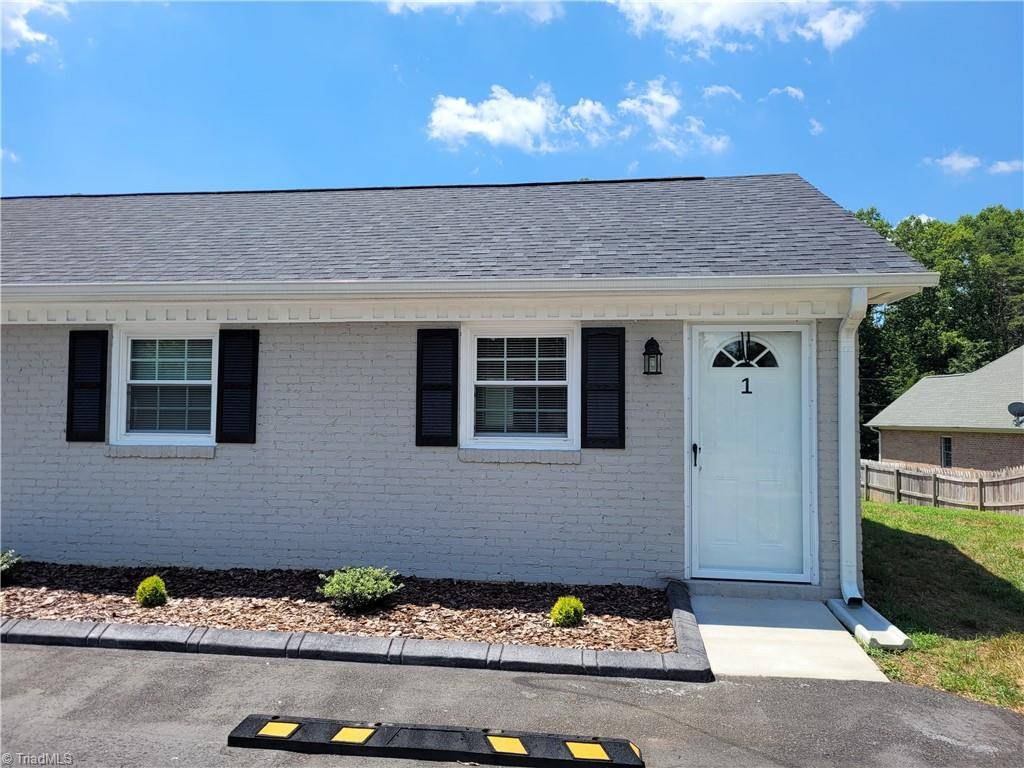 800 Dodson Mill RD #1, Pilot Mountain, NC 27041