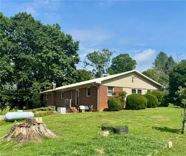 Wilkesboro, NC 28697,2852 Old 60