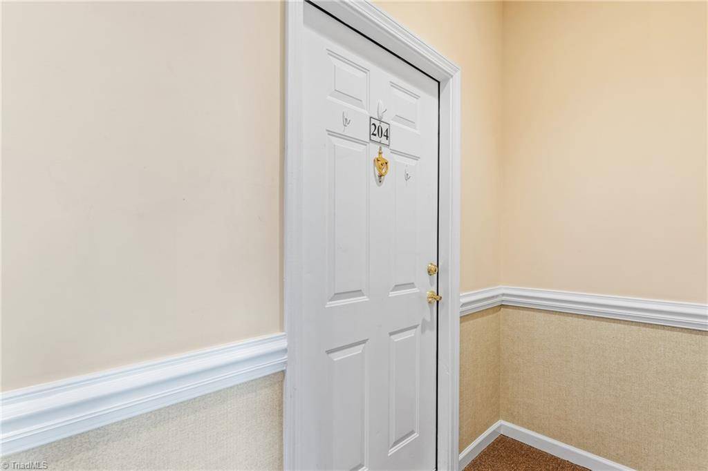 Clemmons, NC 27012,6941 Hanesbrook CIR #204
