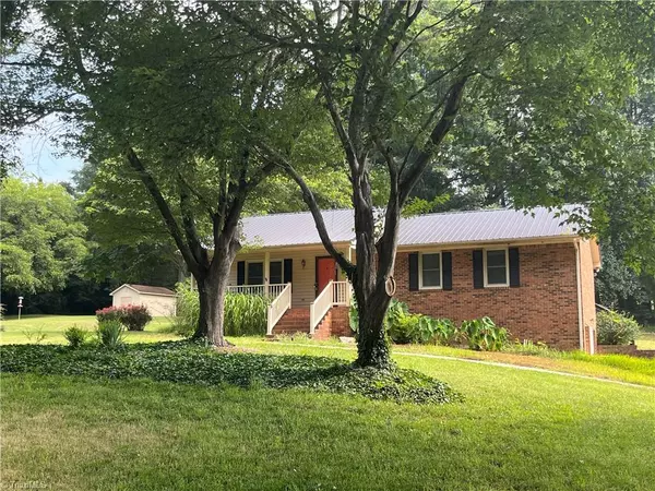 Lexington, NC 27292,7 Dora LN