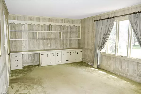 Mount Airy, NC 27030,112 Balcony LN