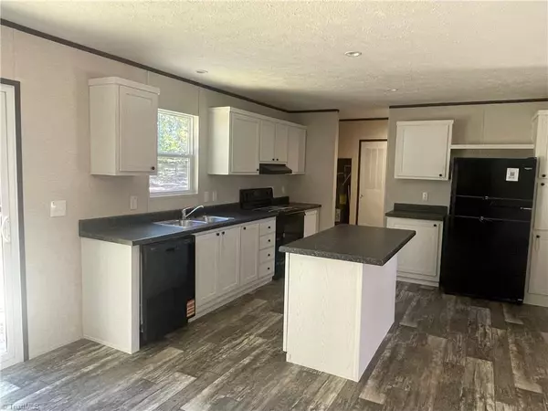 Lexington, NC 27292,154 Lester DR