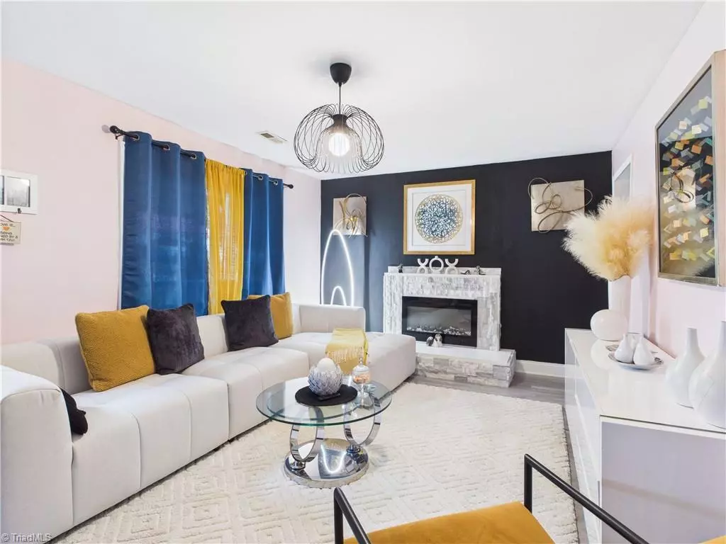 High Point, NC 27263,223 Jay PL