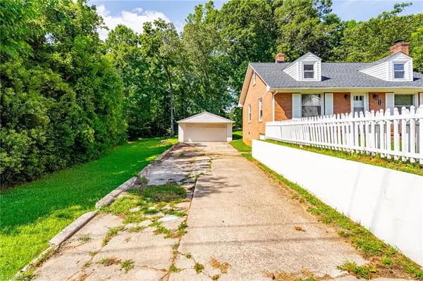 Reidsville, NC 27320,820 Moore ST