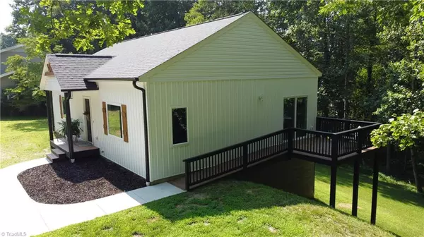 Pilot Mountain, NC 27041,148 Buena Vista DR