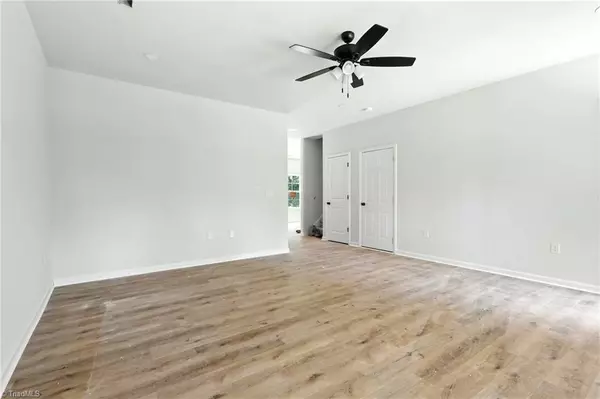 Clemmons, NC 27012,166 Cherry LN