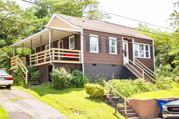 415 Pippen ST, Mount Airy, NC 27030