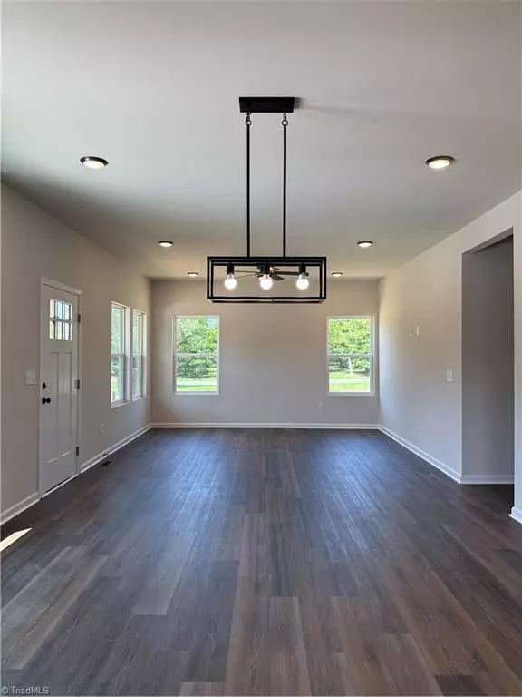 Burlington, NC 27217,237 Foster ST