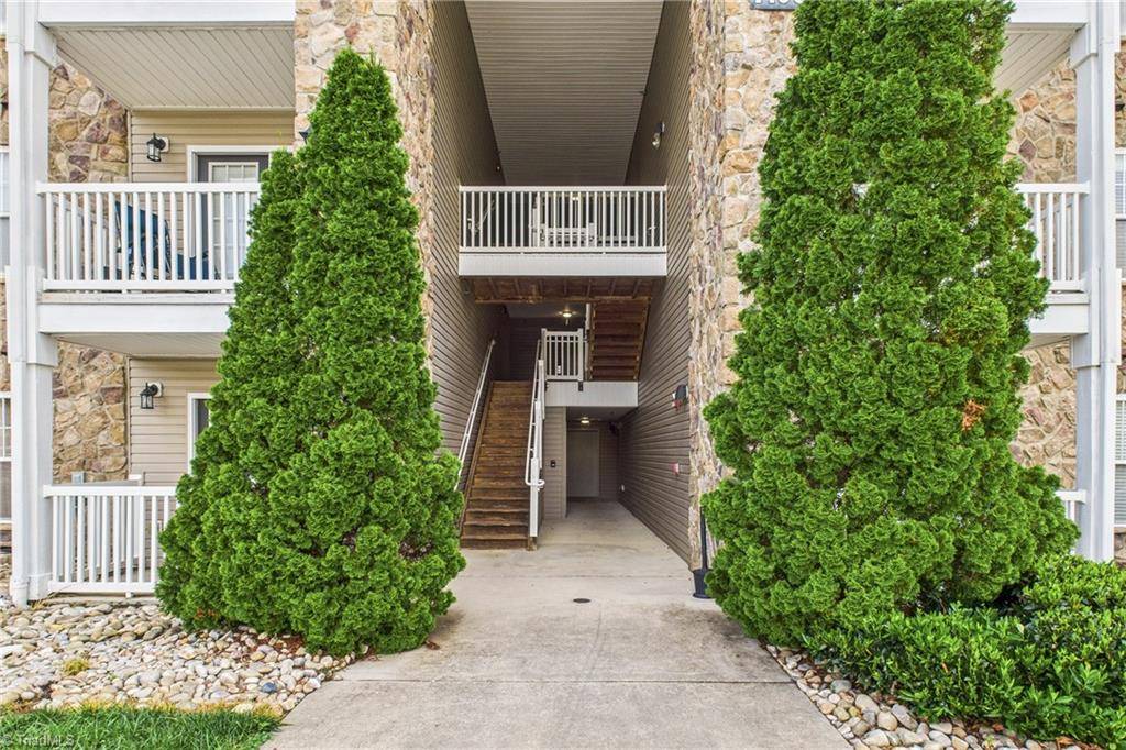 Greensboro, NC 27410,7100 W Friendly AVE #107