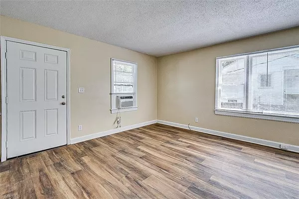 High Point, NC 27262,2408 E Lexington AVE