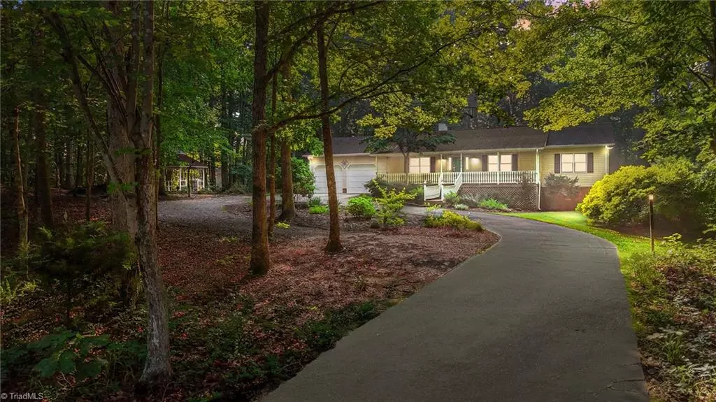 Summerfield, NC 27358,4006 Windspray LOOP