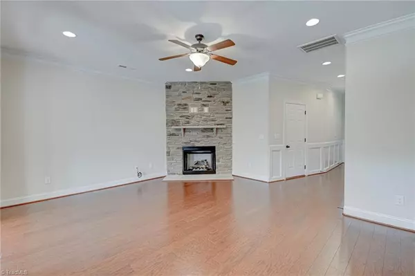 Winston-salem, NC 27103,1085 Richmond Park DR