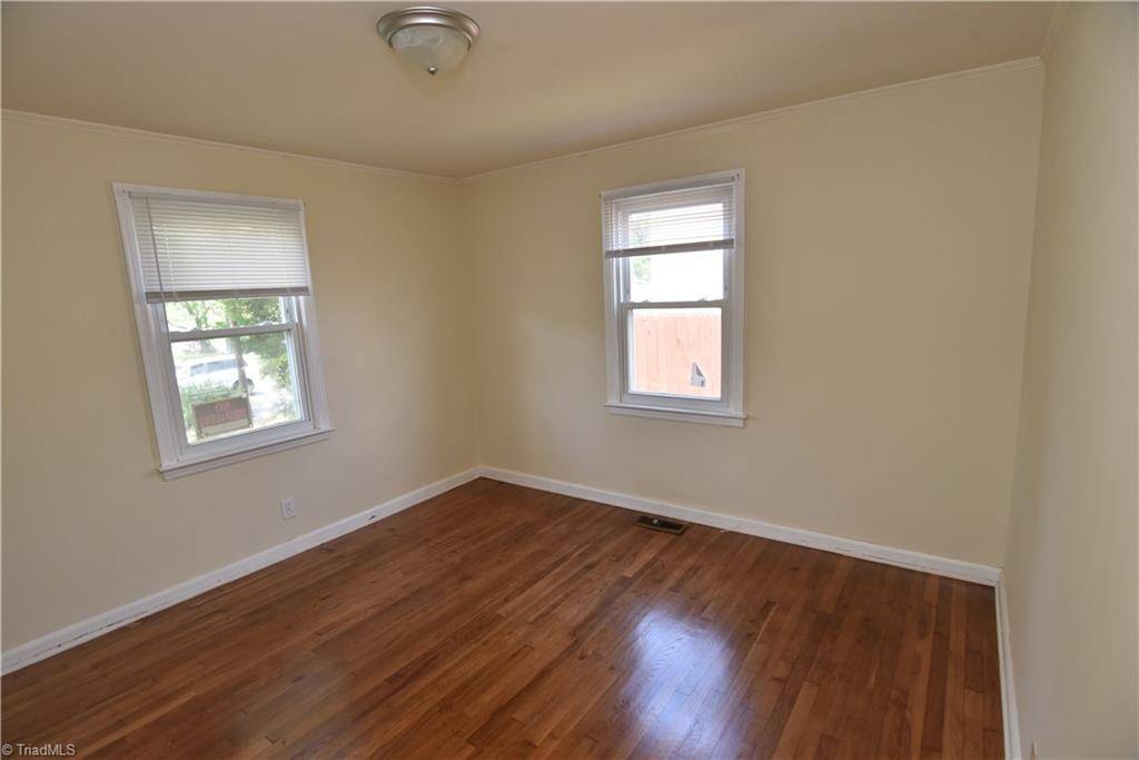 Winston-salem, NC 27105,3031 Bon Air AVE