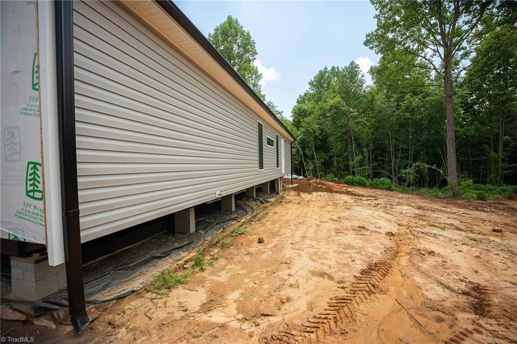 Hiddenite, NC 28636,1853 Hill River RD