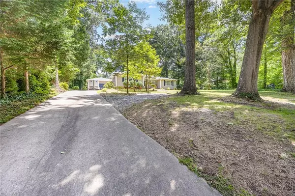 Thomasville, NC 27360,159 Circle DR