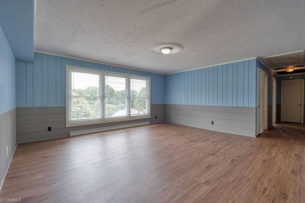 Winston-salem, NC 27105,168 Oak Summit RD