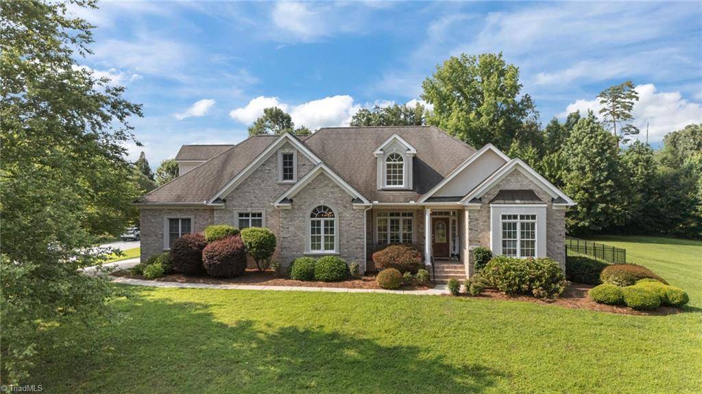 7611 Trebbiano DR, Kernersville, NC 27284