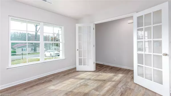 Lexington, NC 27295,329 Lantanna AVE