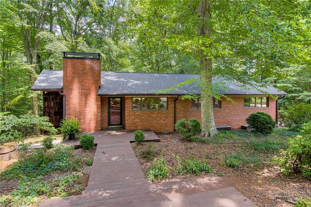 5900 Arden DR, Clemmons, NC 27012