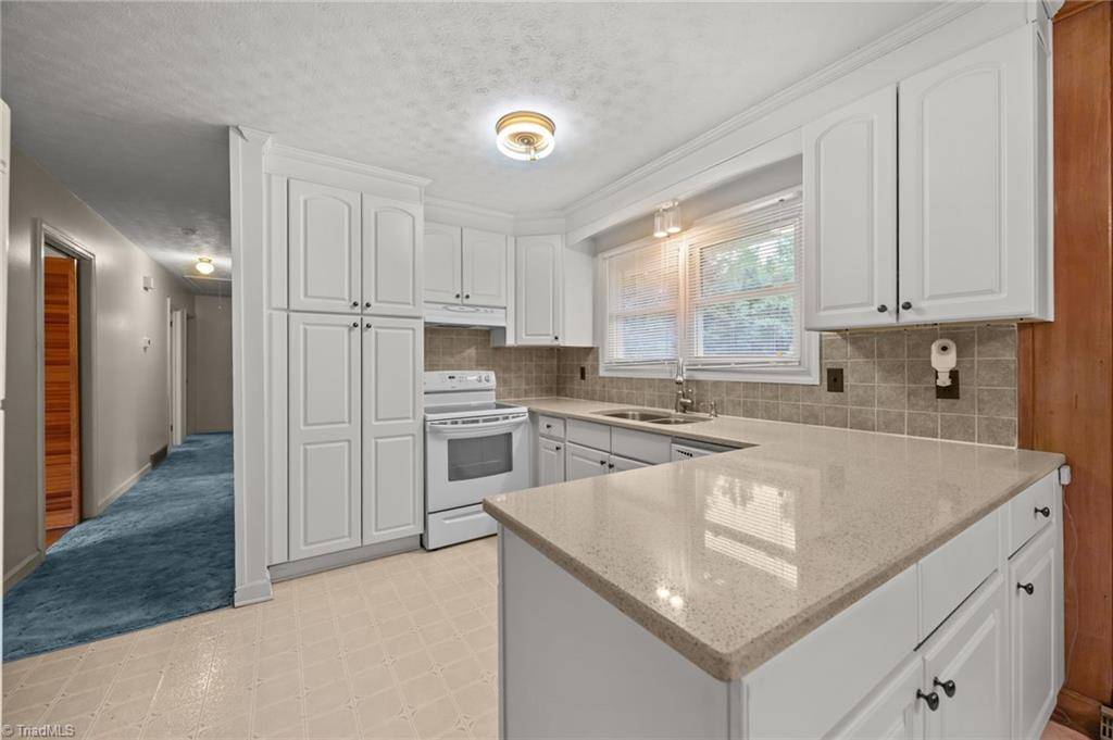 Lexington, NC 27295,119 Holiday DR