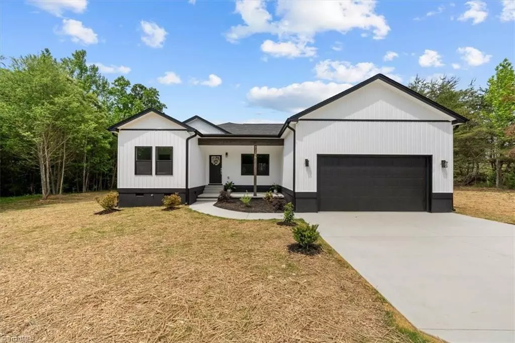 Julian, NC 27283,7126 Whitetail DR