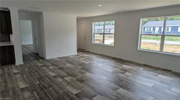 Burlington, NC 27217,2189 Meadow Ridge RD