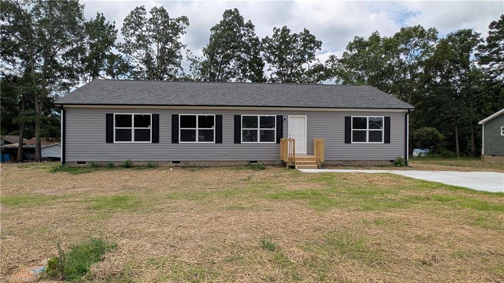 2189 Meadow Ridge LN, Burlington, NC 27217