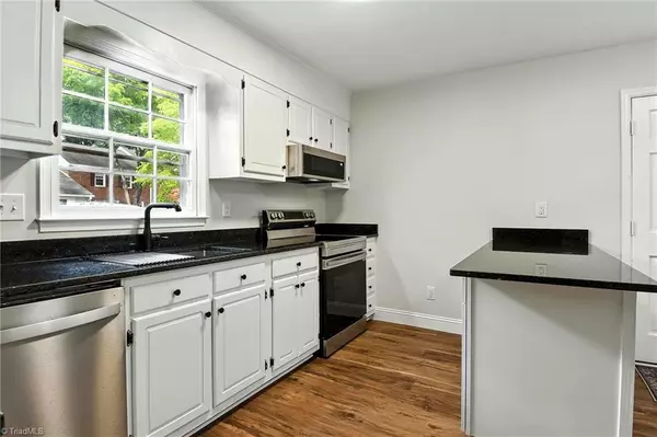 Winston-salem, NC 27106,3969 Valley CT #A