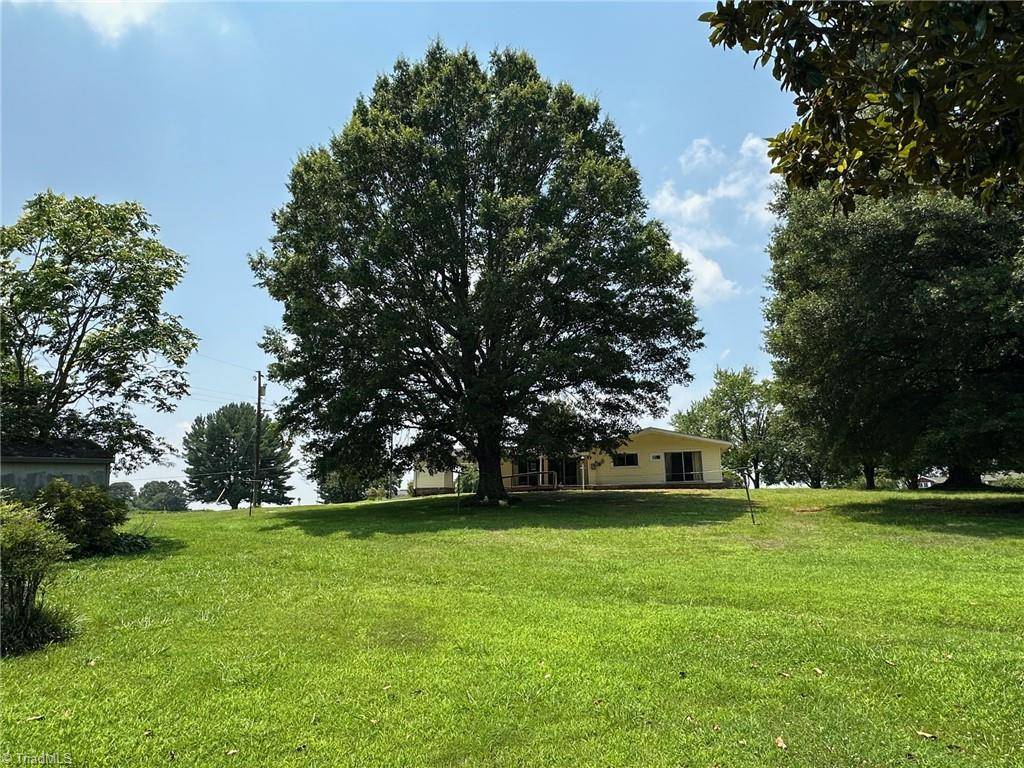 Yadkinville, NC 27055,1232 Center RD