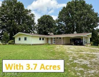 1232 Center RD, Yadkinville, NC 27055