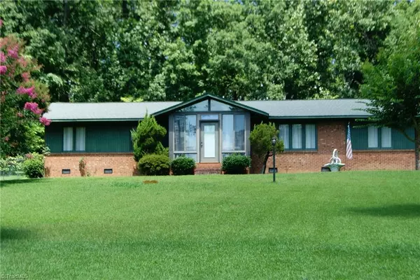 365 Cedar CIR, Thomasville, NC 27360
