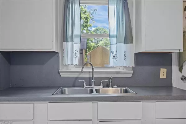 Winston-salem, NC 27127,2873 Hope Church RD