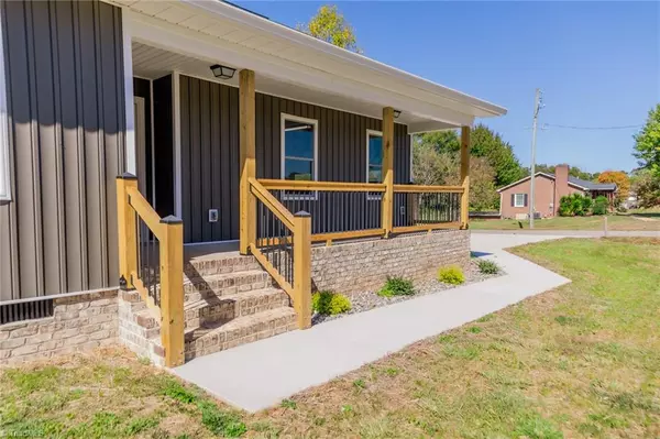 Ronda, NC 28670,107 Viewmont LN
