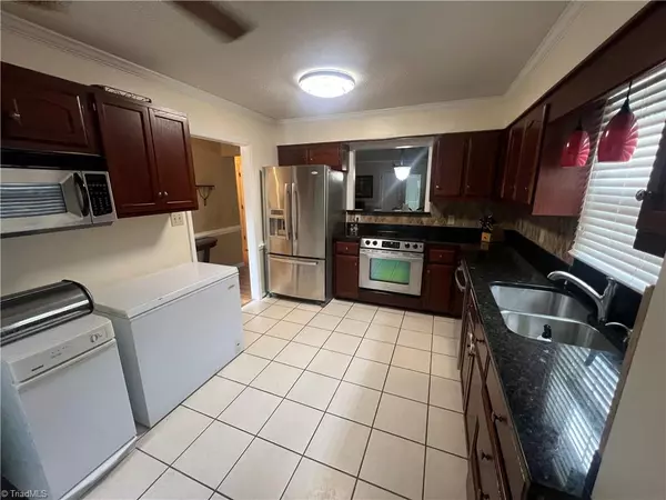 Kernersville, NC 27284,903 Park Place DR #E