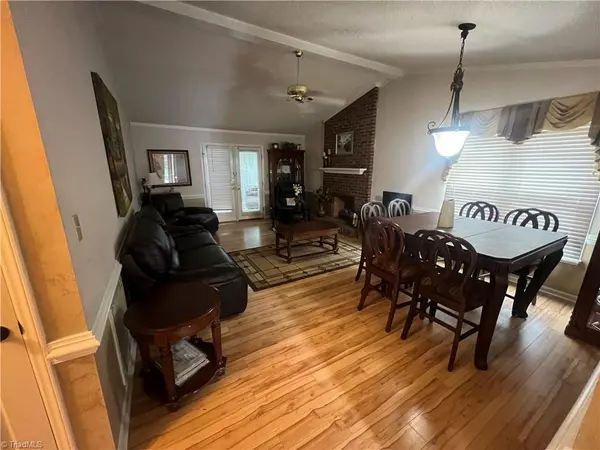 Kernersville, NC 27284,903 Park Place DR #E