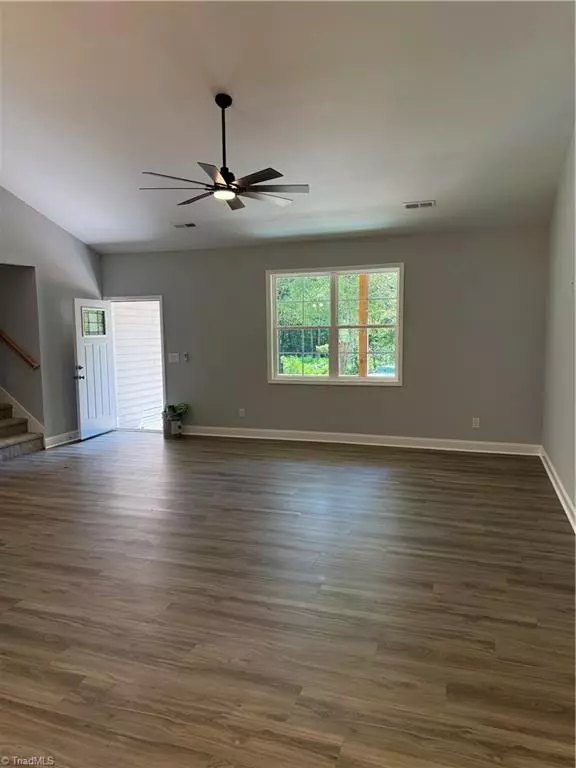 Greensboro, NC 27406,901 EDGEMONT RD