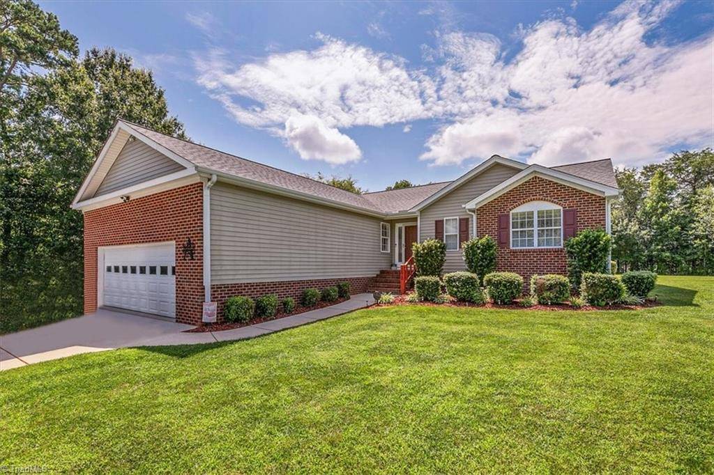 7873 Springdale Meadow DR, Stokesdale, NC 27357